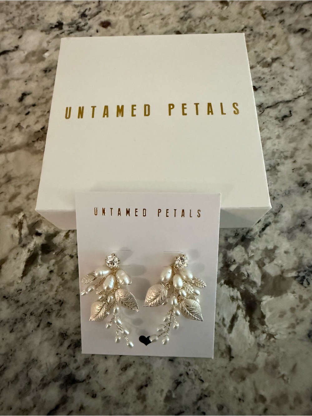 Untamed Petals Pearl Leaf Drop Earrings - Cream/Gold